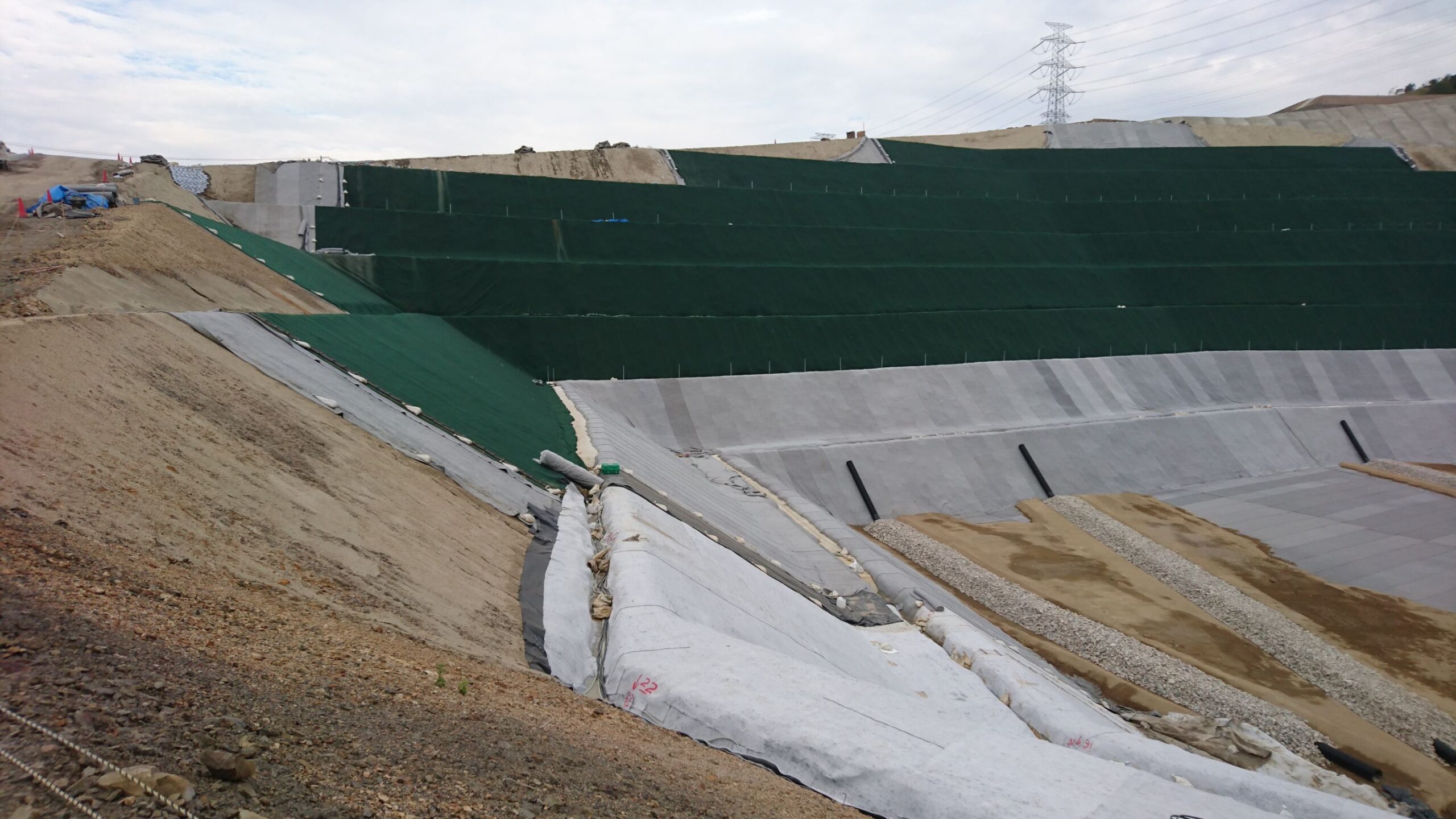 産廃処分場遮水工事