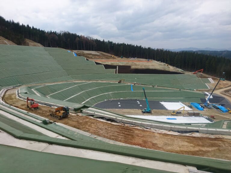 処分場遮水工事