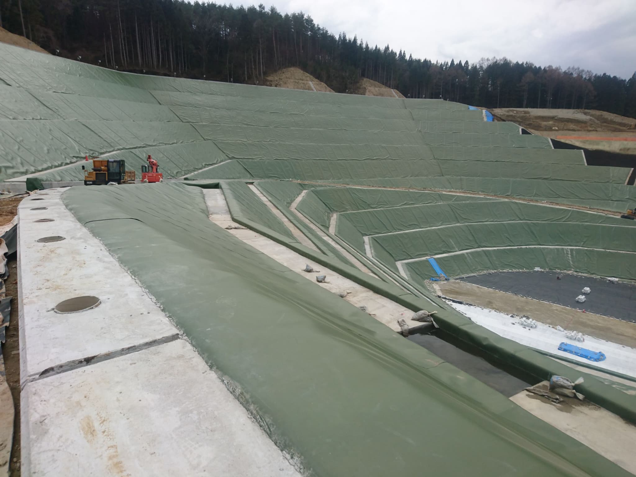 処分場遮水工事