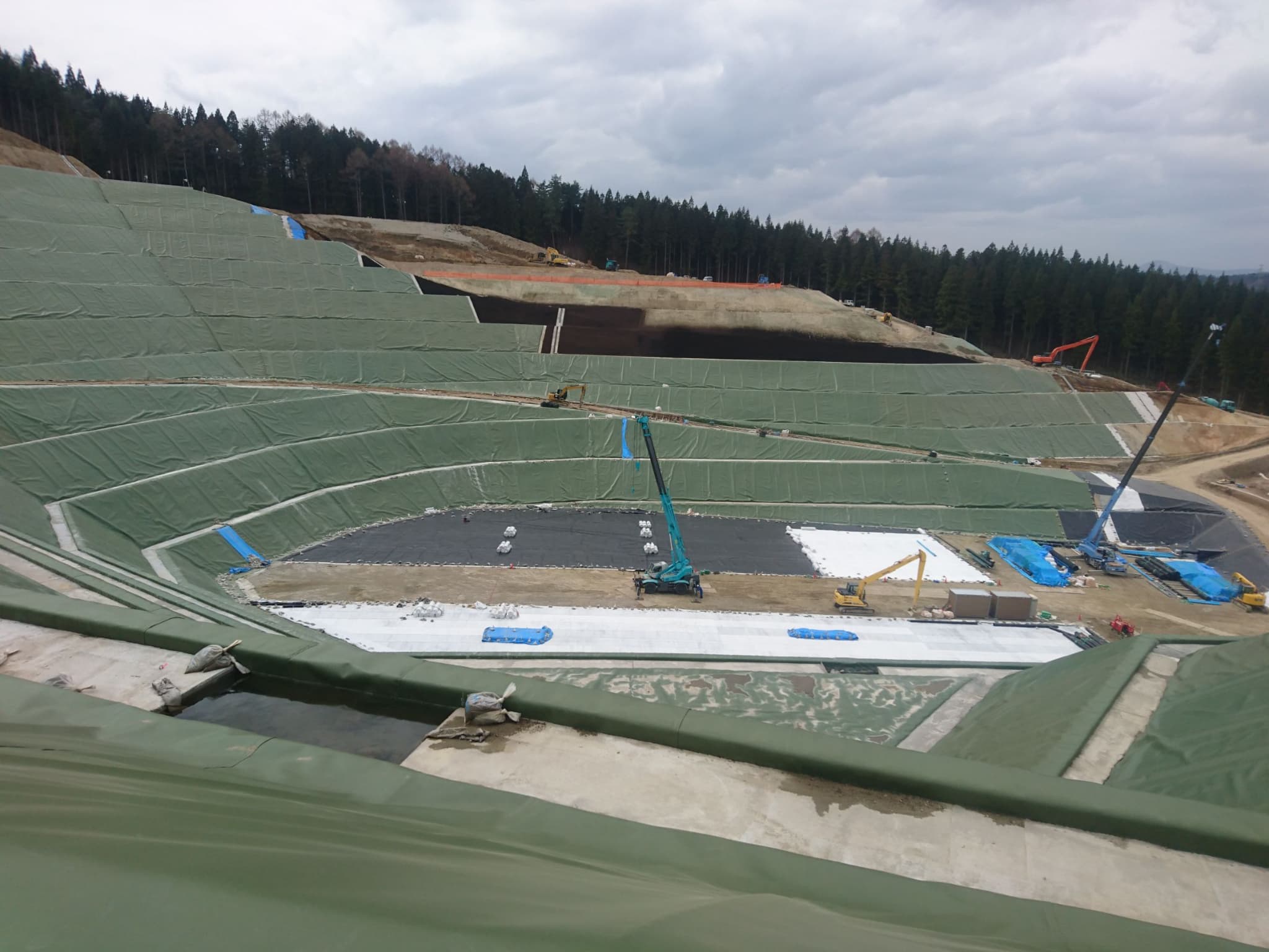処分場遮水工事