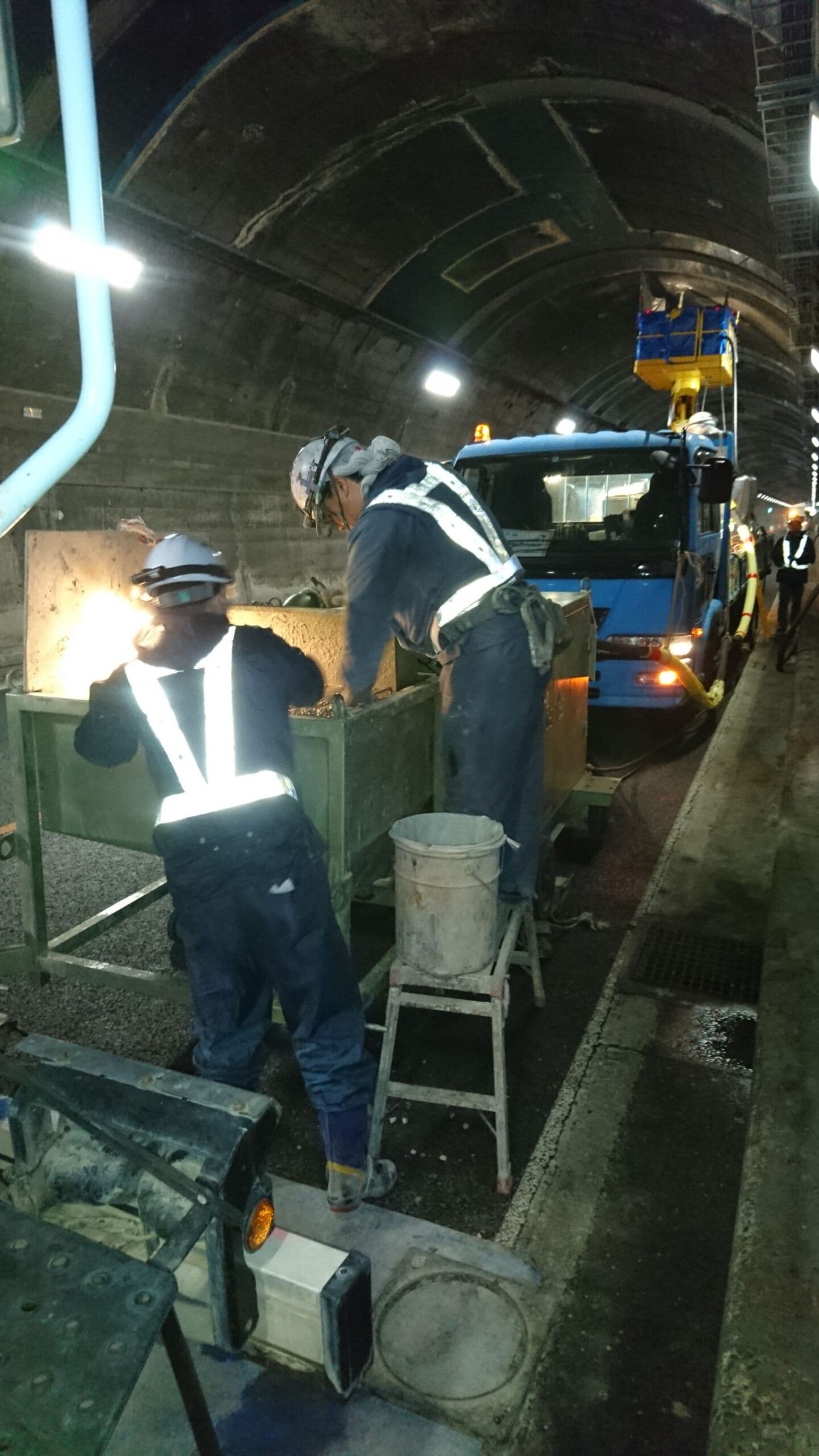 中国道背面空洞注入工事