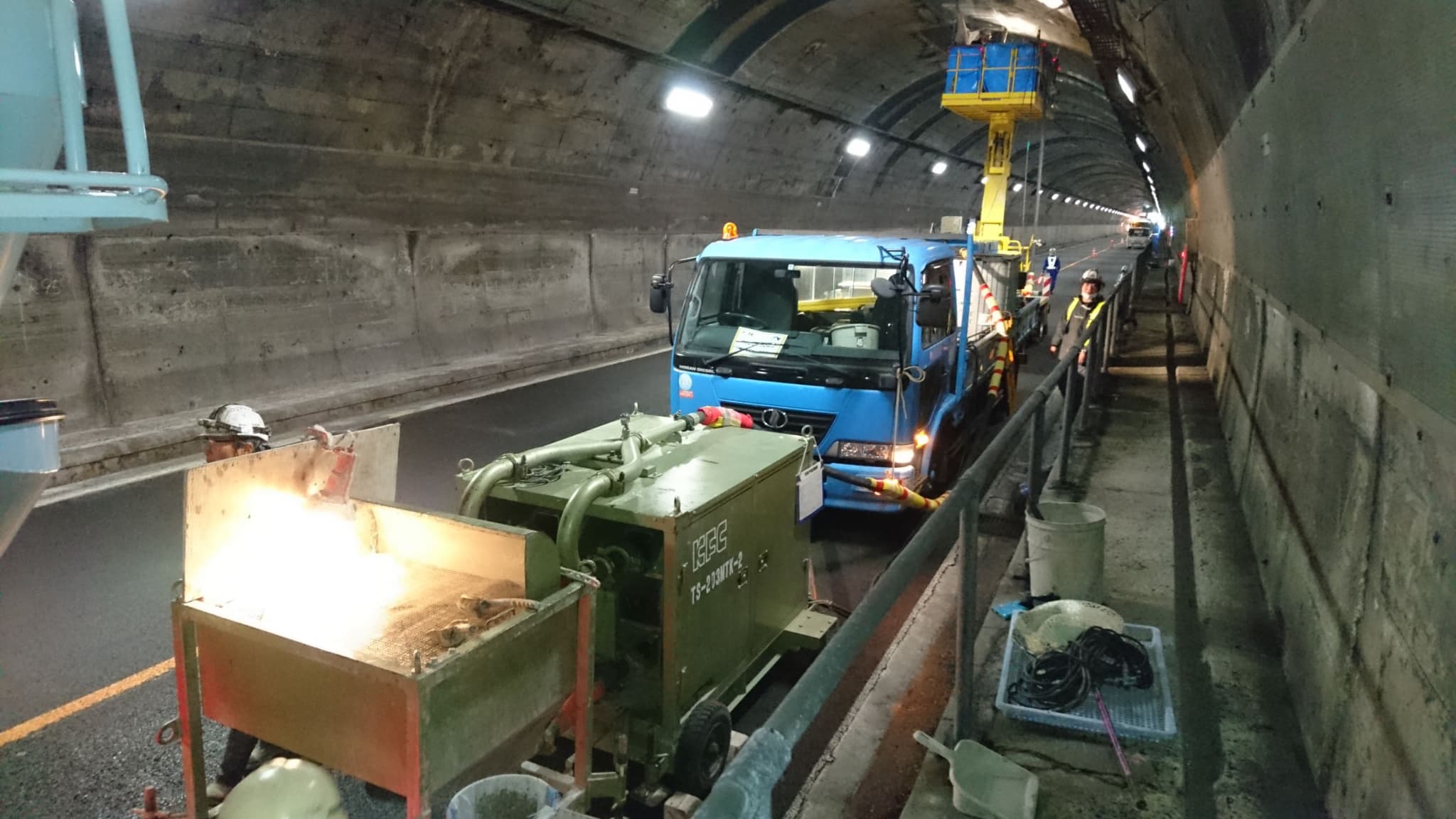 中国道背面空洞注入工事