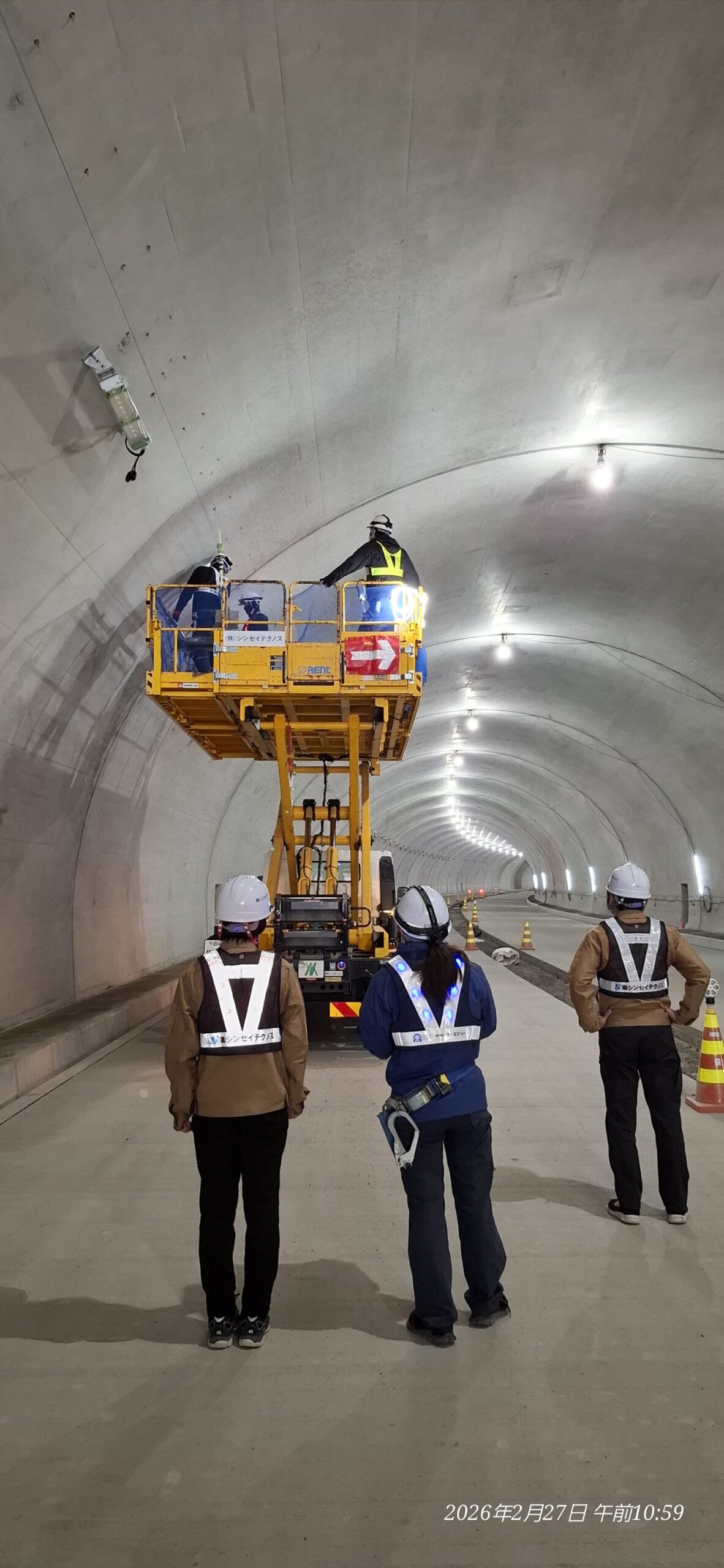 東字トンネル　照明設備工事