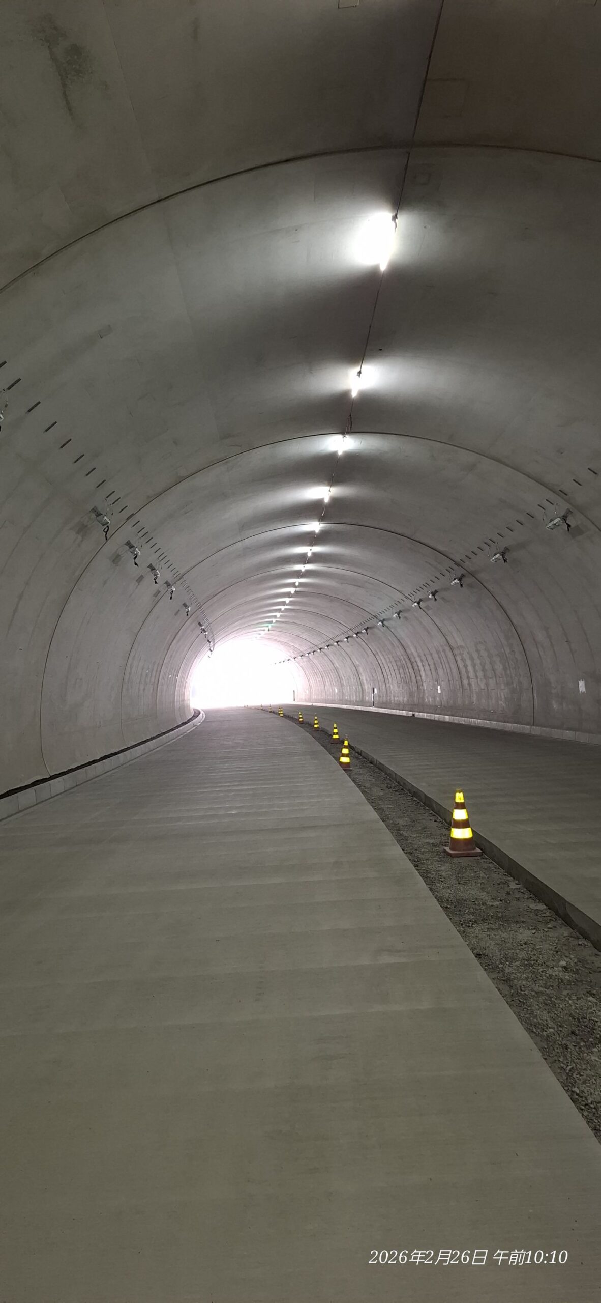 東字トンネル　照明設備工事