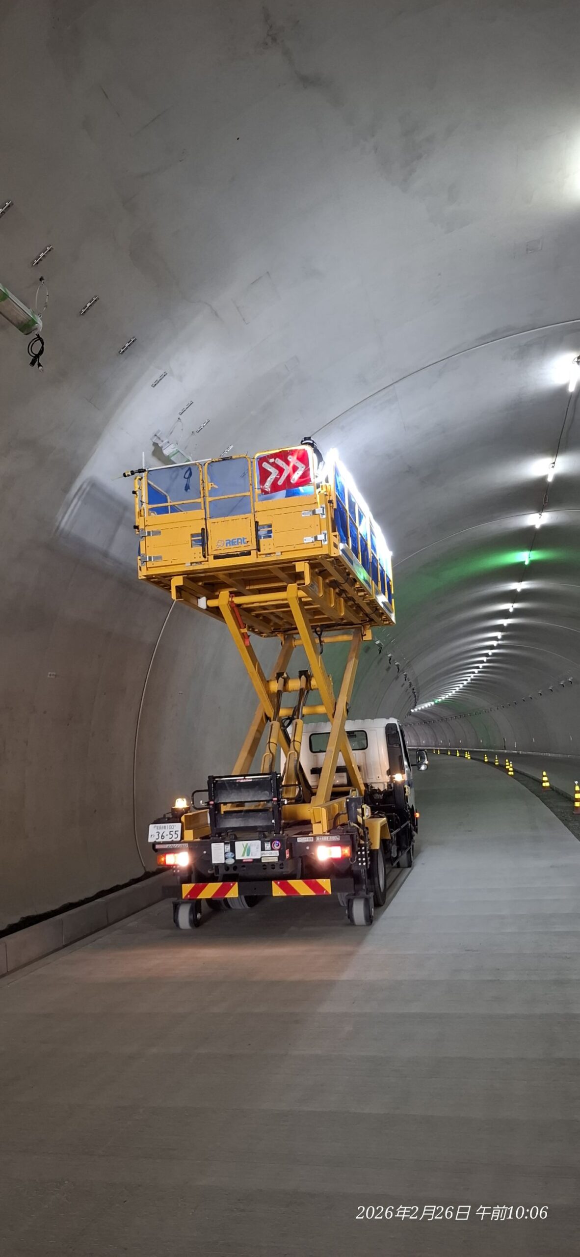 東字トンネル　照明設備工事