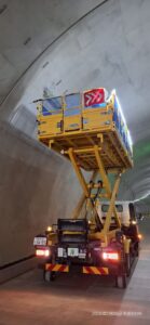 東字トンネル　照明設備工事