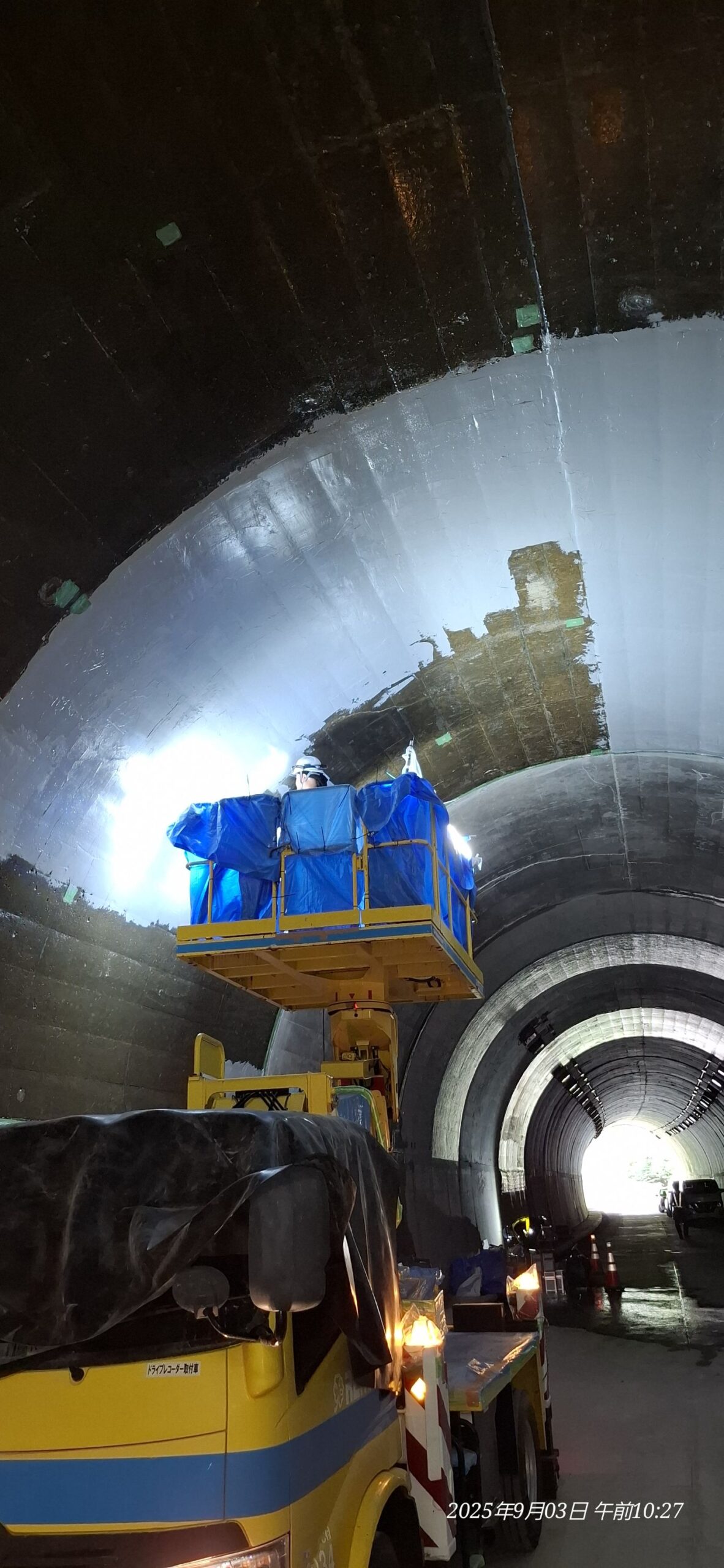 砂蔵トンネル　止水注入、剥落対策