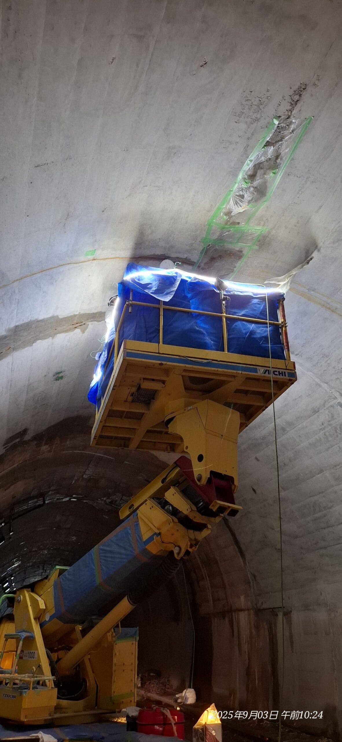 砂蔵トンネル　止水注入、剥落対策