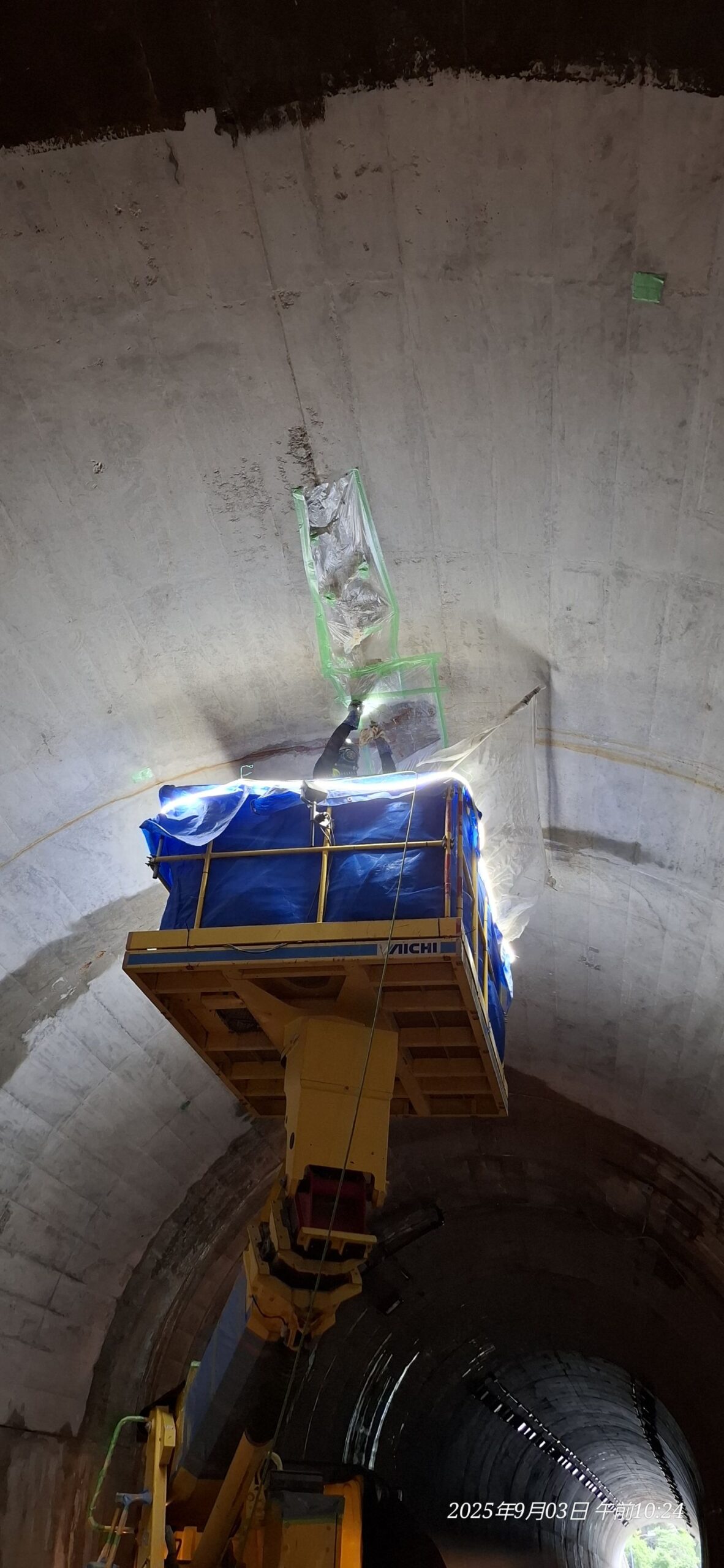 砂蔵トンネル　止水注入、剥落対策