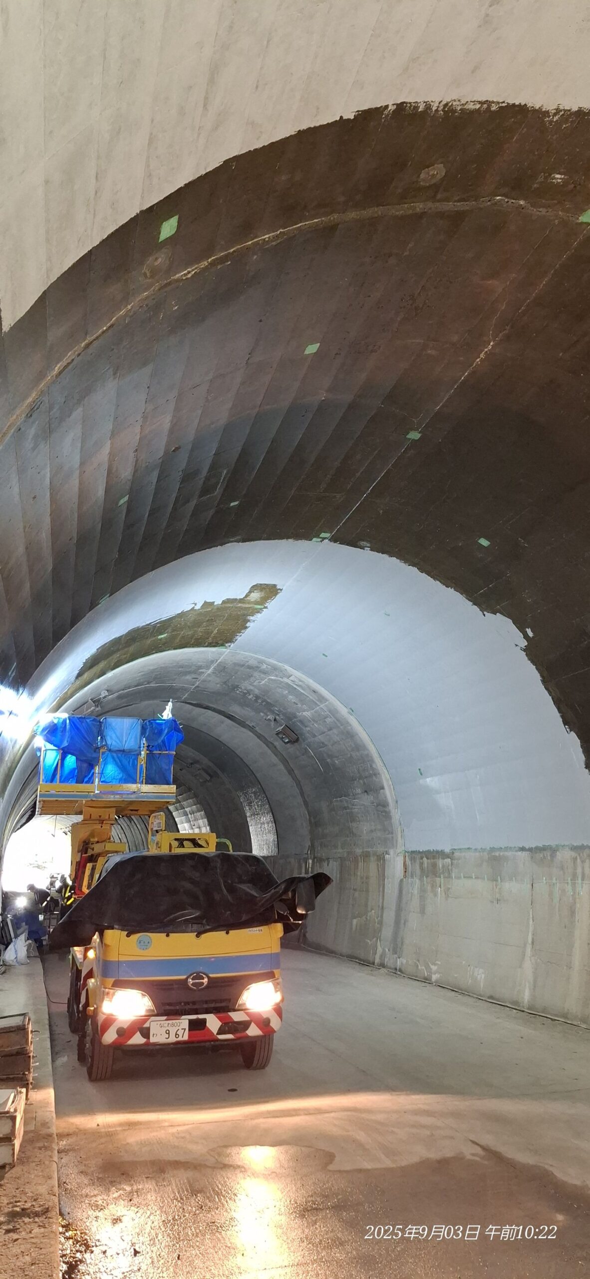 砂蔵トンネル　止水注入、剥落対策