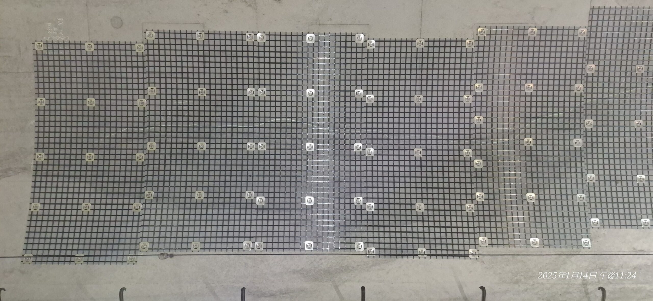 鍋谷トンネル　はく落対策工事