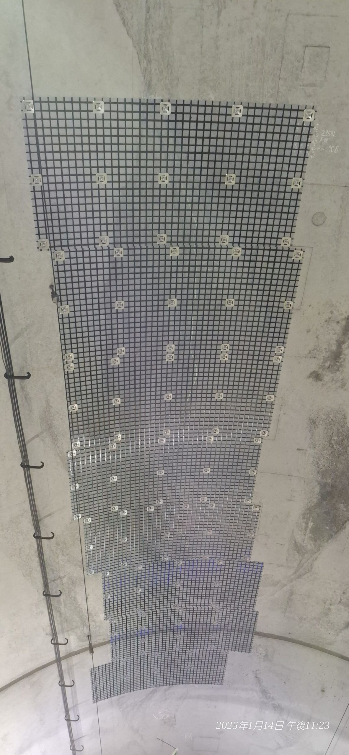 鍋谷トンネル　はく落対策工事