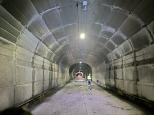 戸賀深瀬トンネル 照明LED化