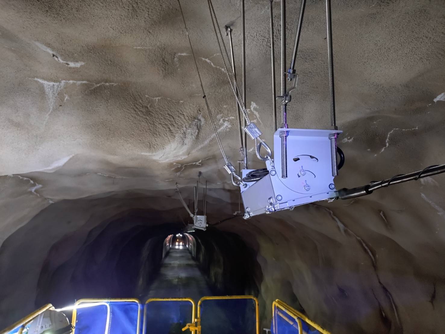 戸賀深瀬トンネル 照明LED化