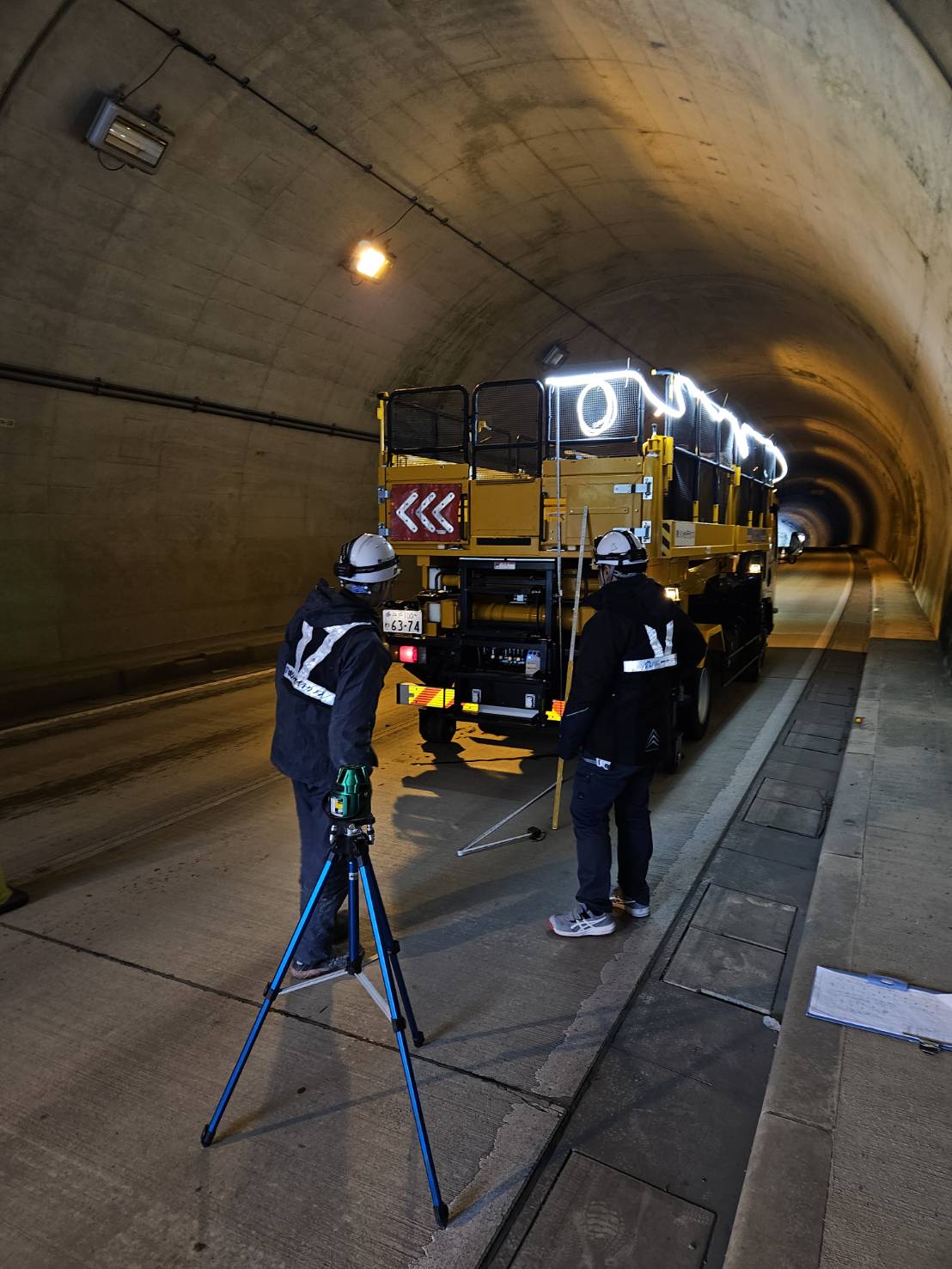 トンネル照明設備更新工事