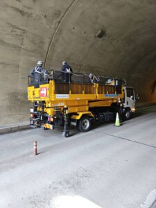 トンネル照明設備更新工事