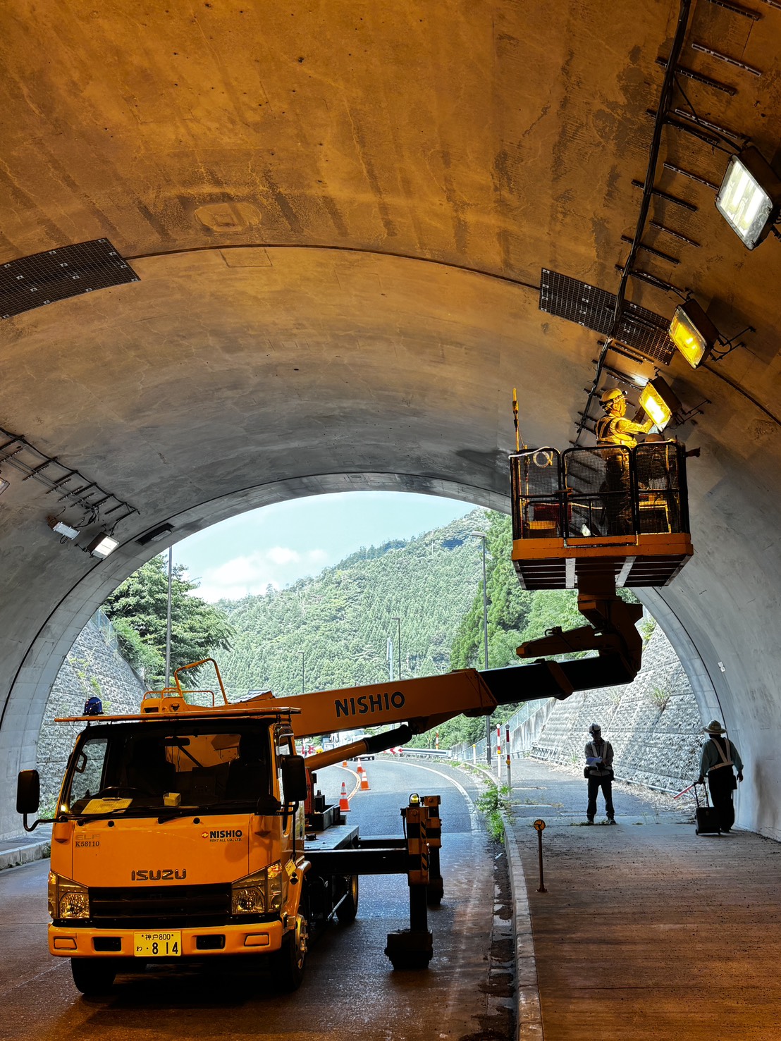 福井県美浜町 国吉城トンネル照明設備更新工事